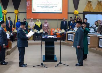 Ketua DPRD Parepare Lantik PAW, H.Nasarong. Wali Kota Taufan Pawe Berharap…