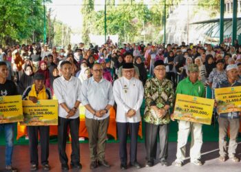 4.137 Miliar Untuk Bantuan Korban Banjir dan Longsor, Diserahkan Wali Kota Taufan Pawe