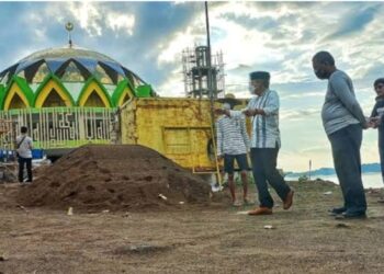 Dianggatkan Rp7,5 Miliar, Wisata Kuliner di Pelataran Masjid Terapung BJ Habibie Parepare segera Rampung
