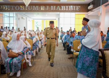 Wali Kota Taufan Pawe Lepas 125 Jemaah Calon Haji Parepare