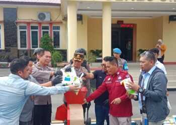 Ilegal, 5 Ton Benih Jagung Hibrida Merek Sygenta Dimusnahkan di Polres Sidrap