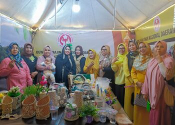 Stand Dekranasda Parepare Jadi Sarana Edukasi di Festival Salo’ Karajae. Ini Kata Erna Rasyid Taufan