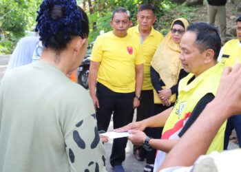 Kepedulian DPD Golkar Parepare Berikan Santunan Kepada Korban Rumah Kebakaran