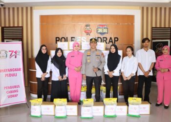 Sambut HKGB Ke-71, Polres Sidrap Bersama Bhayangkari Gelar Baksos