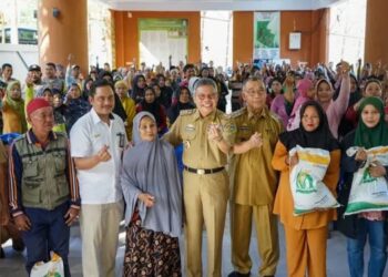 Taufan Pawe Lounching Penyaluran Bantuan Beras CPP untuk 2.677 KK di Parepare