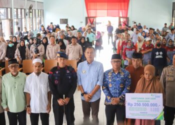 Penyerahan Insentif di Bacukiki Barat Parepare, Ini Kata Akbar Ali