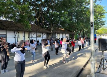 Tindak Lanjuti Arahan Pj. Gubernur Sulawesi Barat. Tenaga Sekretariat DPRD Provinsi Sulbar Giat Senam dan Kerja Bakti