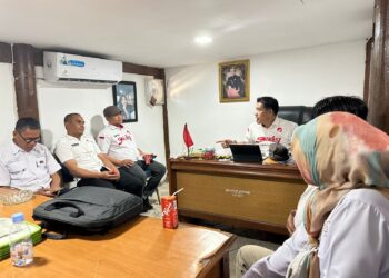 Tingkatkan Pelayanan Pimpinan. Sekwan DPRD Sulbar Gelar Rapat Internal