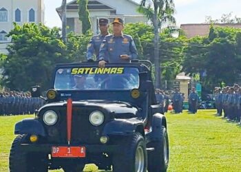 Pj Wali Kota Akbar Kukuhkan Ratusan Satlinmas Parepare