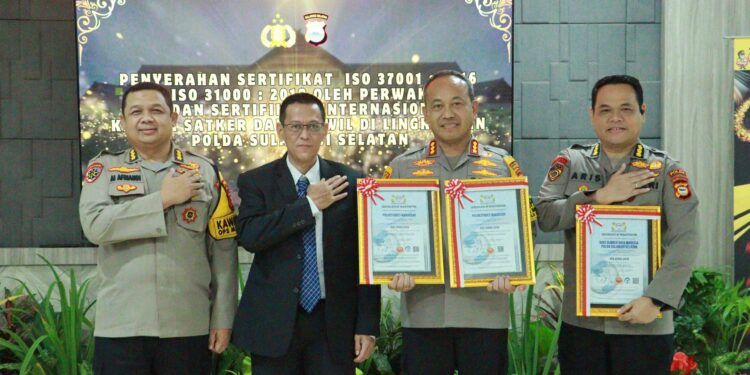 Biro SDM Polda Sulsel Terima Penghargaan ISO 37001-2016