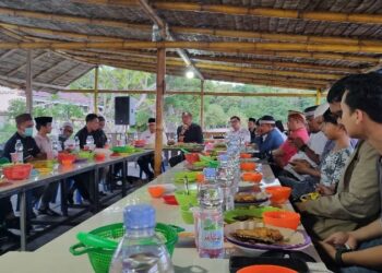 Pj Wali Kota Parepare, Akbar Ali, Buka Bersama Awak Media di Rumah Makan Potato