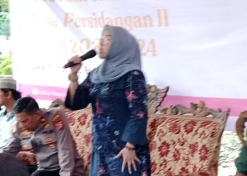 Andi Ina Disambut Pertanyaan Mahasiswa, di Lasisie Tompo Kabupaten Barru
