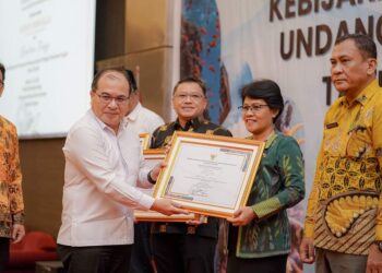 Pemkab Sigi Terima Penghargaan Percepatan Pembangunan Daerah Tertinggal dari Kementrian RI