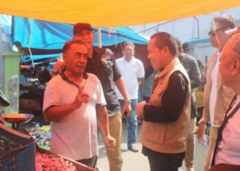 Blusukan di Pasar Sumpang, MZ Kunjjungi Pedagang dan Sapa Warga
