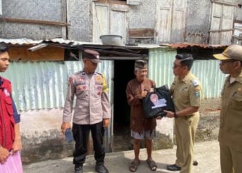 Pemkot Parepare dan Yayasan PIN Salurkan Puluhan Paket Sembako, di Kelurahan Kampung Pisang