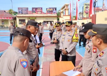 Pengecekan HT oleh Kapolres Sidrap, Langkah Strategis Tingkatkan Koordinasi Dengan Anggota