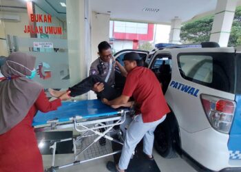 Satlantas Sidrap Gerak cepat selamatkan pelajar yang tumbang usai Lomba gerak jalan