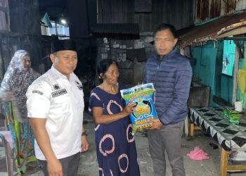 Bentuk Kepedulian Nyata, Pj Wali Kota Parepare Berinteraksi dan Bantu Warga Kurang Mampu