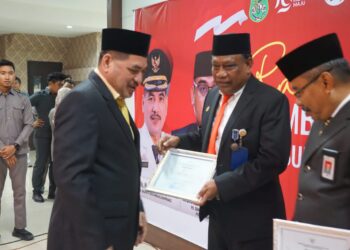 Pemkab Sidrap Beri Penghargaan Kepada BPS dan Bulog