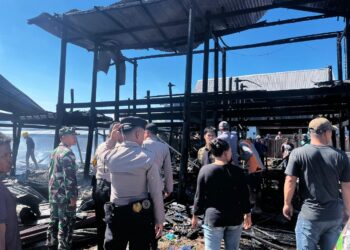 Instruksi Kapolres, Polres Sidrap Sigap Atasi Kebakaran di Galser Kel. Lakessi