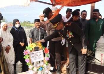 IPDA Mansyur Wahab Berpulang, Kapolres Sidrap Pimpin Upacara Pemakaman dengan Penuh Haru