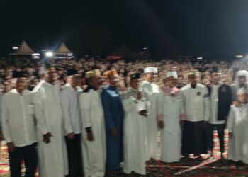 Bawakan Hikma Maulid di Allakuang Sidrap, Das’ad Latif Ingatkan Jamaah Bahaya Politik Uang di Pemilu