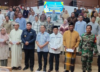 Pj Wali Kota Abdul Hayat, Serahkan Insentif ke Ribuan Tokoh Masyarakat Parepare