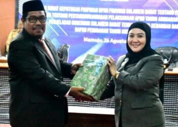 DPRD Sulbar Gelar Rapat Paripurna Penyerahan SK Pimpinan dan Pembahasan RAPBD-P 2024