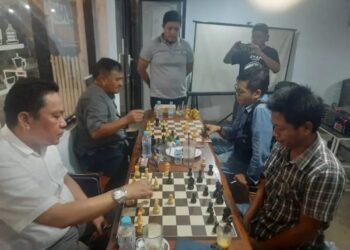 Pertandingan Final Catur Launching Kantor DPRD Sulbar, Wartawan dan DPRD Kembali Saling Berhadapan