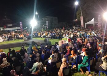 Manisa Bergemuruh, Warga Bersatu Dukung SAR-KANAAH Menang di Pilkada Sidrap 2024