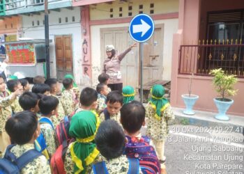 Cooling System Sat Lantas Polres Parepare, Lakukan Outing Class di Kampung Tertib Berlalu Lintas