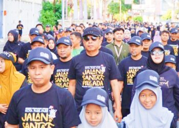 Pj Wali Kota Parepare Lepas Peserta Jalan Santai Pilkada 2024