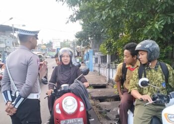 Imbauan Penggunaan Helm, Upaya Sat Lantas Polres Parepare Budayakan Disiplin Tertib Berlalu Lintas