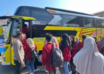 Edukasi Cegah Narkoba, Wakapolres Sidrap Lepas Siswa SMAN 2 Study Tour ke Balai Rehabilitasi Baddoka