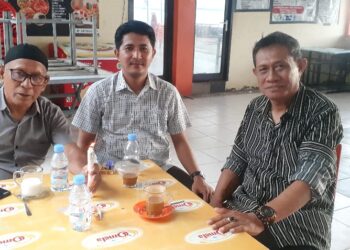 Tiga Mantan Pengurus HIPAKAD Parepare Gelar Temu Kangen, Pantai Senggol Jadi Saksi