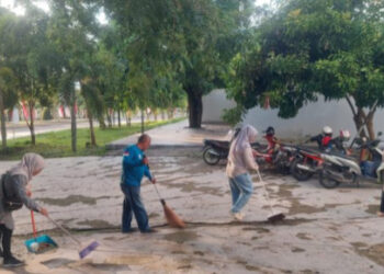 Giat Jumat Bersih Pemprov Sulbar, Jadi Perilaku Hidup Bersih dan Sehat Untuk Masyarakat