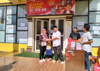 Istimewa, Manajemen Hotel Grand Sidny dan Kadin Sidrap Siapkan Snack untuk Wajib Pilih di TPS 06 Pangkajene
