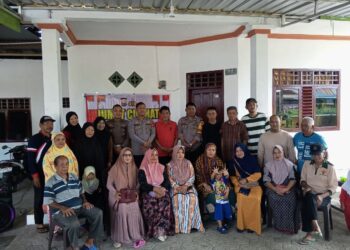 Polsek Ujung Serap Aspirasi dan Edukasi Warga Lapadde, di Jumat Curhat