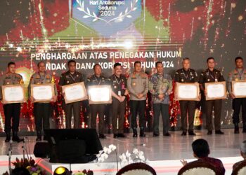 Kapolda Sulsel Menerima Penghargaan “KPK Award” 2024 Atas Penegakan Hukum Tindak Pidana Korupsi