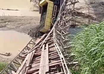 Dilintasi Truk dengan Kecepatan Tinggi, Jembatan Bulucenrana Kembali Ambruk