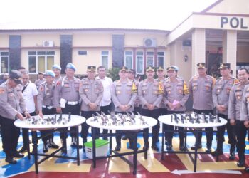 Kapolres Sidrap Tegaskan Disiplin, Pimpin Apel Pemeriksaan Senpi Anggota