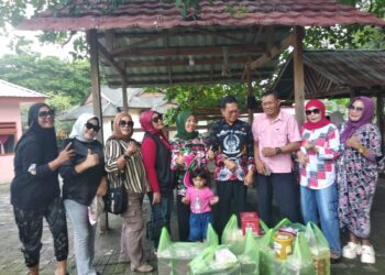 Bakti Sosial Sahabat Wisata Nusantara, Sentuh Penghuni Pantai Jompo Mappakasunggu Parepare