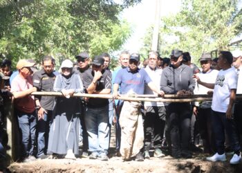 Kapolres Sidrap Bersama Pj. Bupati, Kajari, Bupati dan Wakil Bupati Terpilih Tinjau Jembatan Runtuh di Akakae