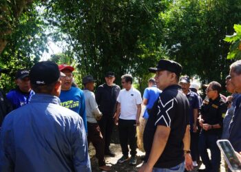 Penjabat Bupati dan Bupati Terpilih Sidrap Tinjau Jembatan Ambruk di Akaakae