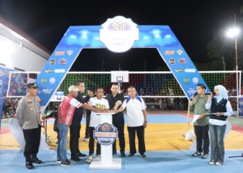 Kapolres Sidrap dan Bupati Terpilih Resmi Buka Turnamen Bola Voli Baranti Cup VI dengan Semangat Sportifitas, dan Kebersamaan Jadi Prioritas