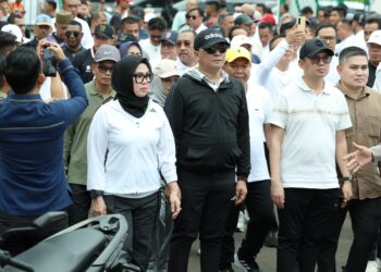 Gladi di Istana Negara, Bupati dan Wabup Barru Terpilih A.Ina Kartika Sari – Abustan A.Bintang Barisan Platon 15