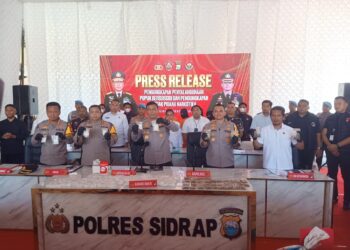 Kapolda Sulsel Pimpin Press Release Pengungkapan Kasus Narkoba dan Pupuk Bersubsidi di Polres Sidrap