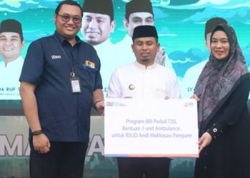 Wali Kota Parepare dan Direktur RSUD Andi Makkasau Terima Donasi Ambulans dari BRI