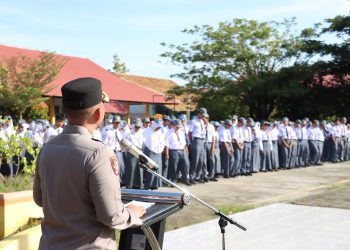Polisi Masuk Sekolah! Kapolres Sidrap Edukasi Siswa tentang Kedisiplinan dan Patuh Hukum
