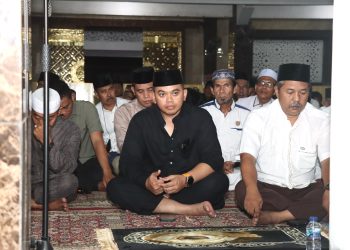 Indahnya Kebersamaan! Kapolres Sidrap, Forkopimda dan Warga Baranti Berbuka Puasa dalam Safari Ramadan